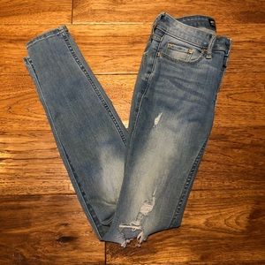 Light wash Skinny Jeans